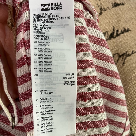 Billabong two piece. - Picture 4 of 6